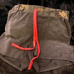 💗NWOT Cozy camo grey shorts w/ pink drawstring💗